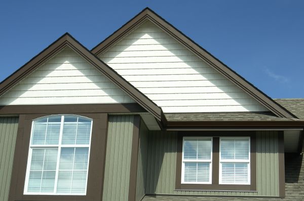 Cost of Vertical Vinyl Siding Repair in Mount Juliet