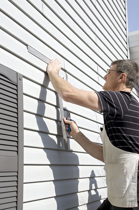 Installing Vinyl Siding on a Home